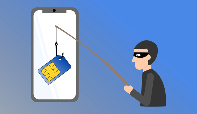 criminali informatici che pescano una sim da un telefono cellulare